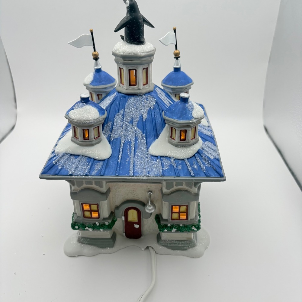 Department 56 North Pole Penguin Visitors Center Christmas Village Set 805547 - Picture 6 of 12